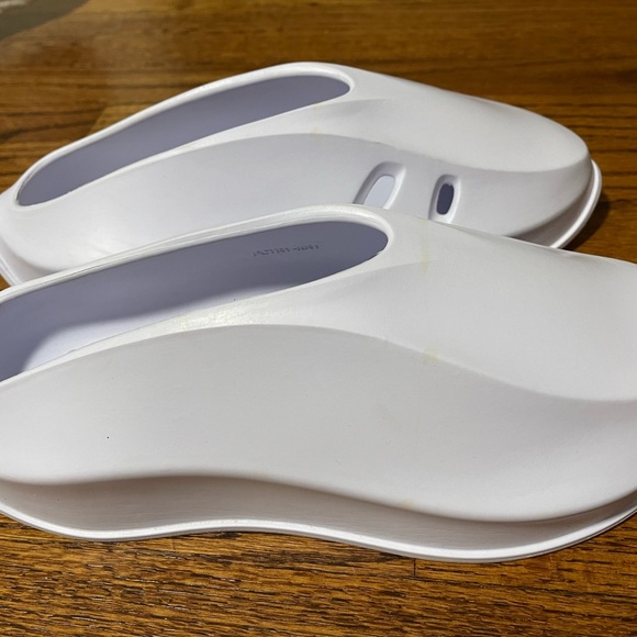 FCTRY LAb's Knight RNR v1 sneakers - Picture 6 of 9